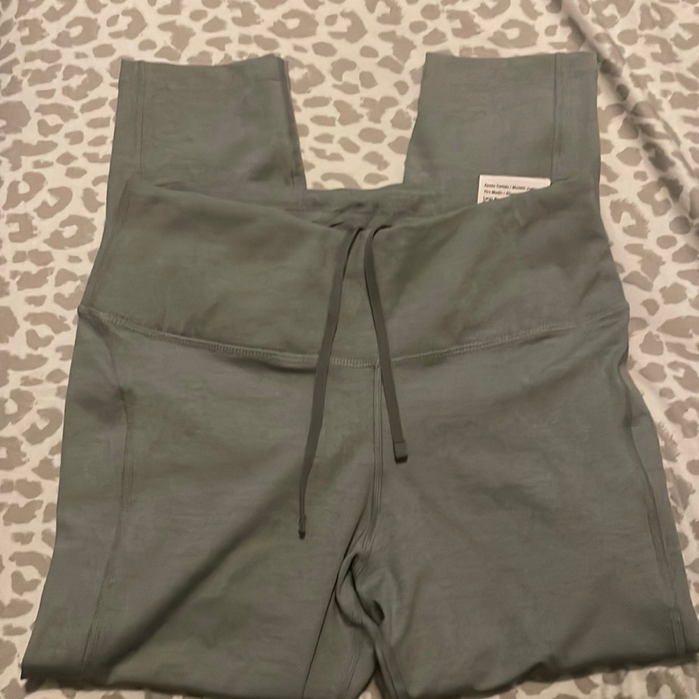 Nike Fast Mid Rise Cropped Leggings - Sz Med